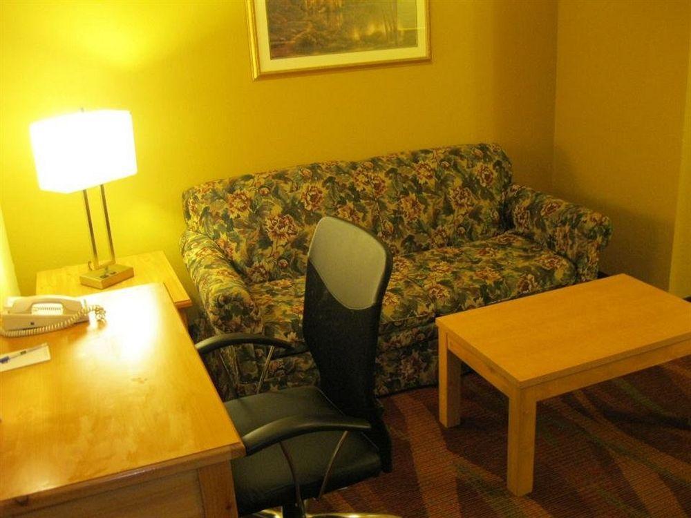 Best Western Fort Wayne Inn & Suites North מראה חיצוני תמונה
