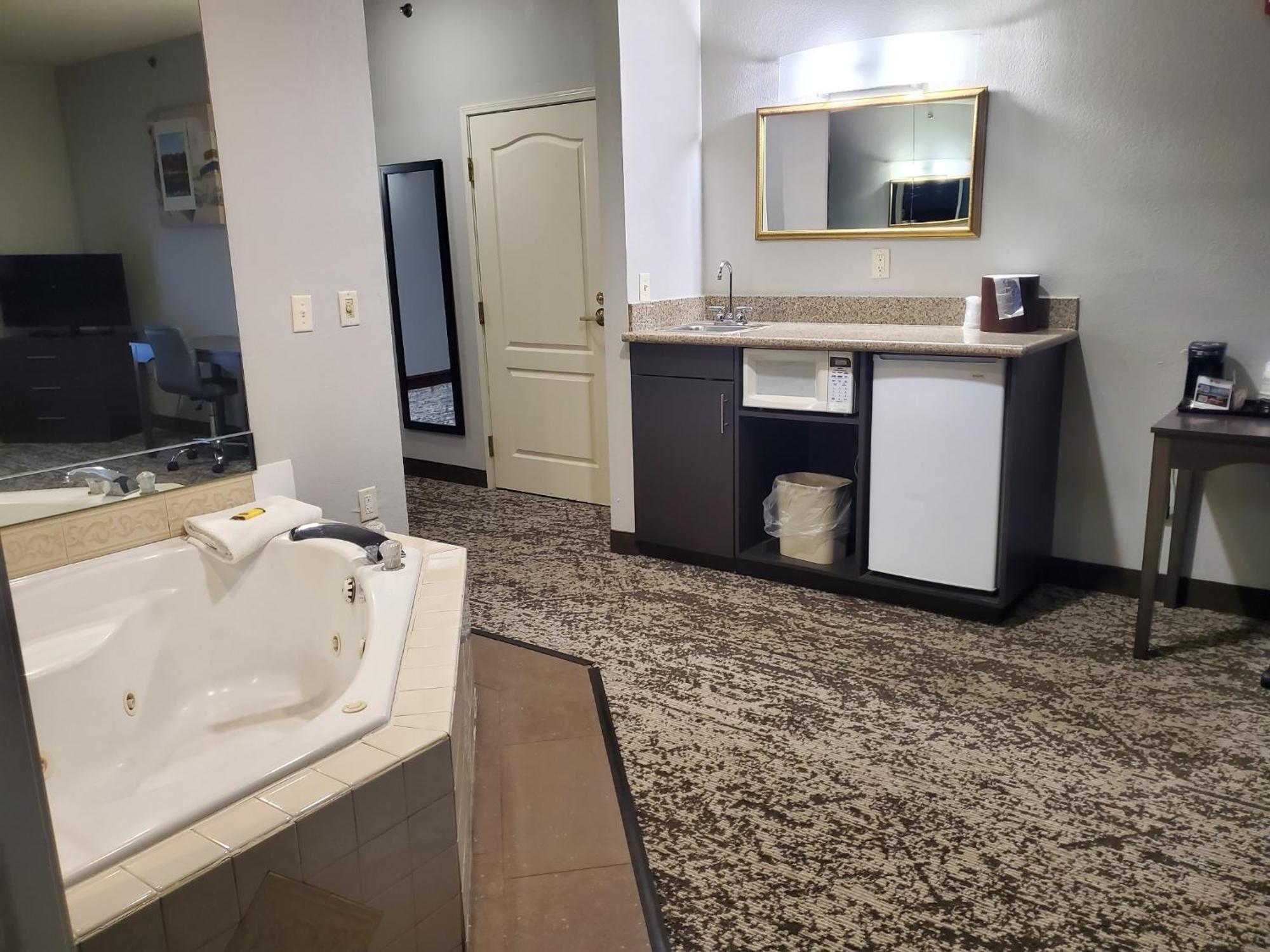Best Western Fort Wayne Inn & Suites North מראה חיצוני תמונה