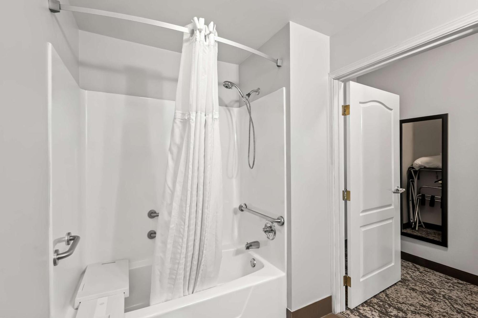 Best Western Fort Wayne Inn & Suites North מראה חיצוני תמונה